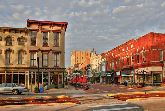 Broadway and St Clair, Apr 2016