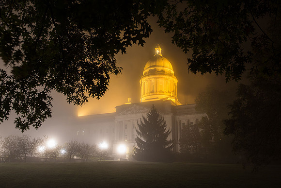 Capitol in Fog, Oct 2015 01